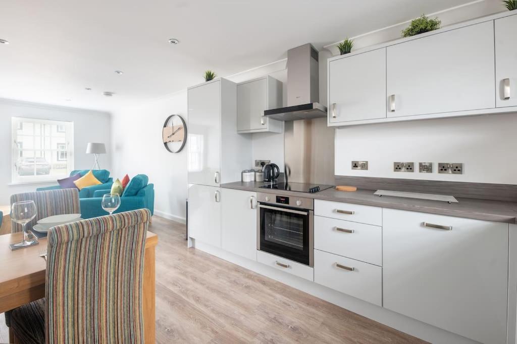 Modern Ground Floor Apartment In Tornagrain Inverness Extérieur photo